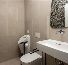 4 Bedroom Luxury Villa with Heated Pool and boat mooring, Ciovo near Trogir – Sleeps 8